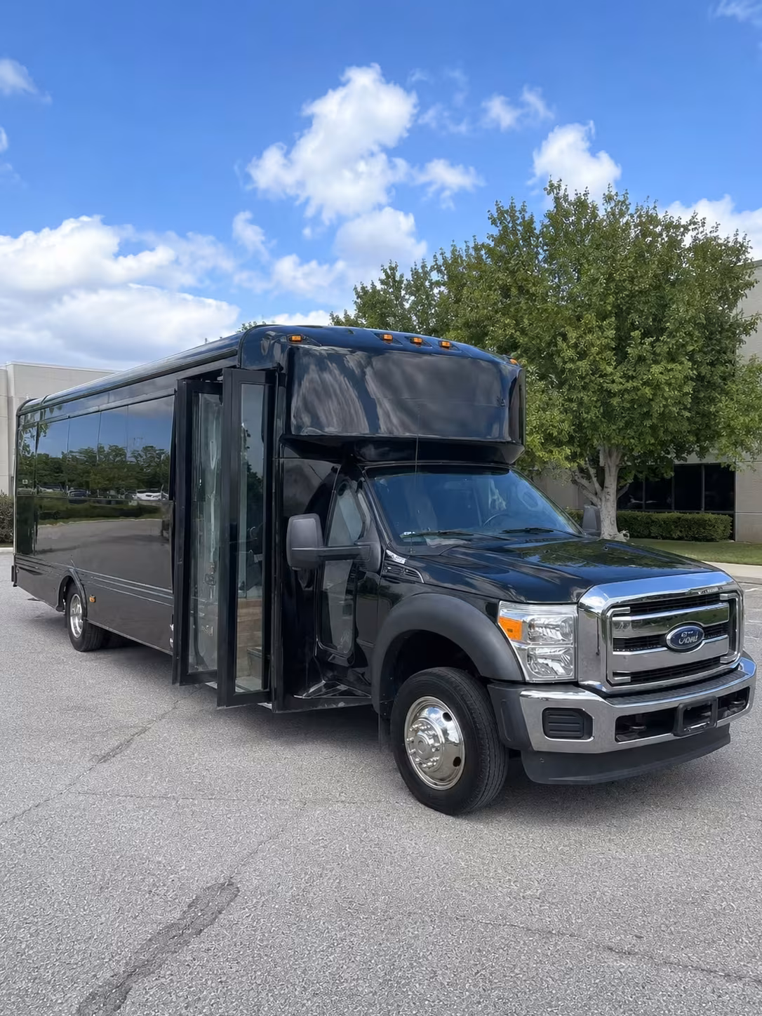 antioch prom party bus rentals with the amenities your group wants