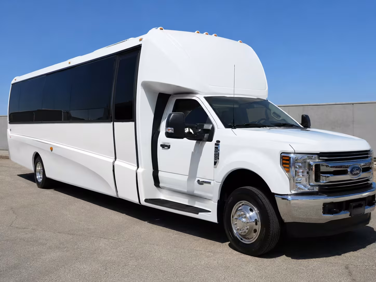 minibus rentals from antioch to walnut creek museums